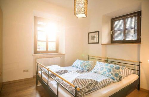Deggendorf Apartamento | Ferienwohnung Altes Schulhaus Greising