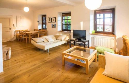 Deggendorf Apartamento | Ferienwohnung Altes Schulhaus Greising