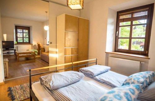 Deggendorf Apartamento | Ferienwohnung Altes Schulhaus Greising