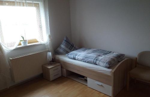 Buchlberg Apartamento | Ferienwohnung 'am Bienwald'