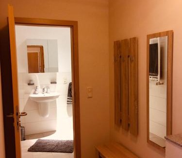 Acht Apartamento | Ferienwohnung am Nürburgring/Wintersport Arft