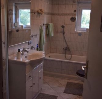 Schwalmstadt Apartamento | Ferienwohnung am Schwalmufer