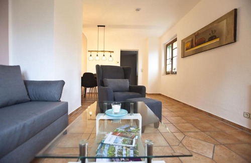 Apfelstadtaue Apartamento | Ferienwohnung am Schwimmbachtal
