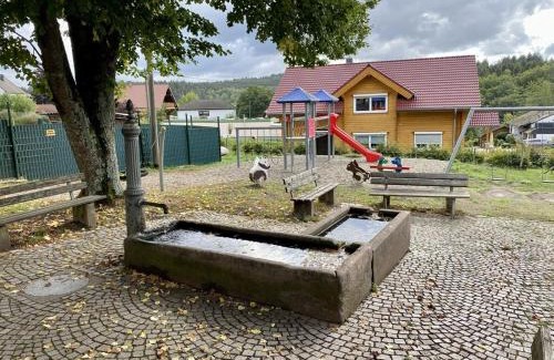 Hinzert-Polert Apartamento | Ferienwohnung Brunnenblick