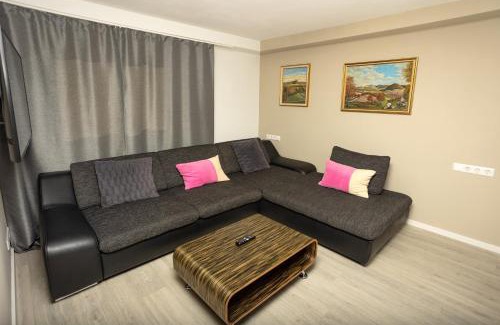 Frickenhausen Apartamento | Ferienwohnung Burgblick im Neuffener Tal mit Sauna und Wallbox