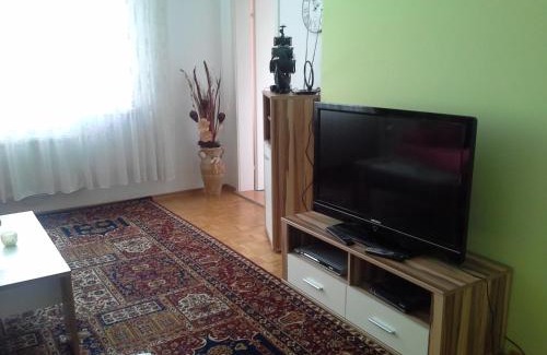Hafendorf Apartamento | Ferienwohnung Burgblick