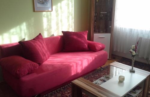 Hafendorf Apartamento | Ferienwohnung Burgblick
