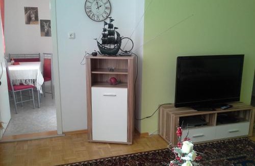 Hafendorf Apartamento | Ferienwohnung Burgblick