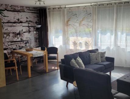 Wiesbaden Apartamento | Ferienwohnung Burgblick
