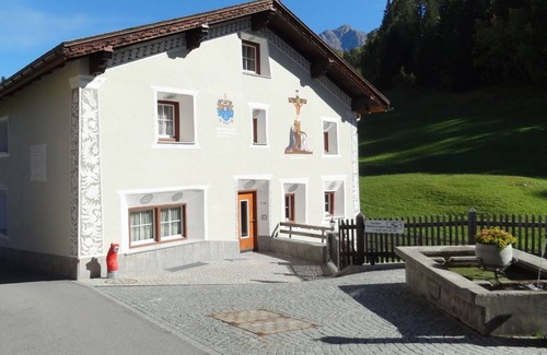 Engadin Scoul Apartamento | Ferienwohnung Chasa Quadra by Interhome