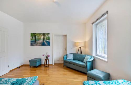 Gottscheina Apartamento | Ferienwohnung Creutzer in Leipzig Gottscheina, ideal auch für Monteure, kostenfreies, schnelles Wlan kostenfreies Parken, geräumiges Appartment mit 4 Einzelbetten, Komplettausstattung Küche, Bad mit Badewanne und Dusche Waschmaschine, Wäschetrockner