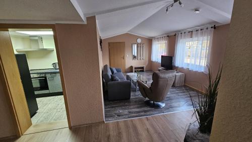 Bad Klosterlausnitz Apartamento | Ferienwohnung am Schwanenteich