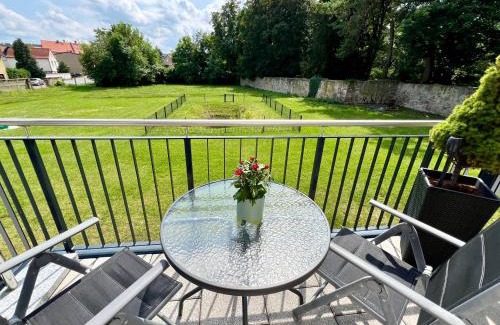 Ballenstedt Apartamento | Ferienwohnung Emil - barrierefrei mit Fahrstuhl und Carport in ruhiger Altstadtlage von Ballenstedt