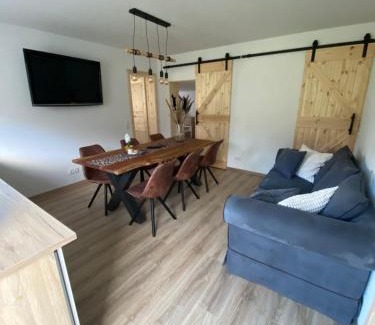 Dorfhain Apartamento | Ferienwohnung Fiss Dorfhain