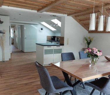 Langdorf Apartamento | Ferienwohnung Gartenblick