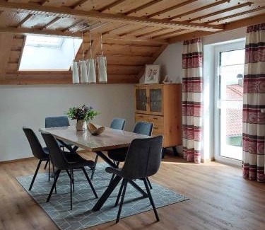 Langdorf Apartamento | Ferienwohnung Gartenblick