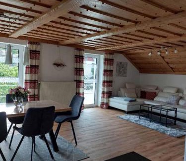 Langdorf Apartamento | Ferienwohnung Gartenblick