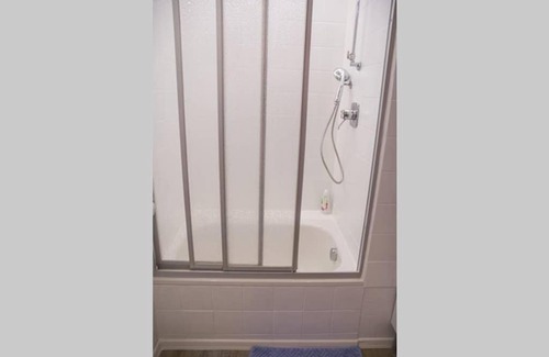 Forchheim District Apartamento | Ferienwohnung - Große Souterrain Wohnung mit Wintergarten