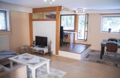 Forchheim District Apartamento | Ferienwohnung - Große Souterrain Wohnung mit Wintergarten