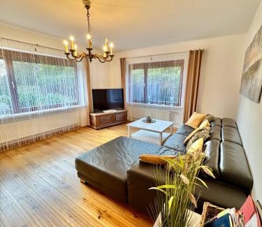 Dietrichsfeld Apartamento | Ferienwohnung im Erdgeschoss mit eingezäunten Garten und Terrasse