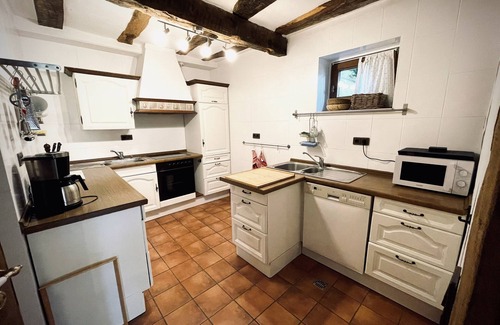 Munstermaifeld Apartamento | Ferienwohnung in Außergewöhnlichem Bruchstein-ferienhaus