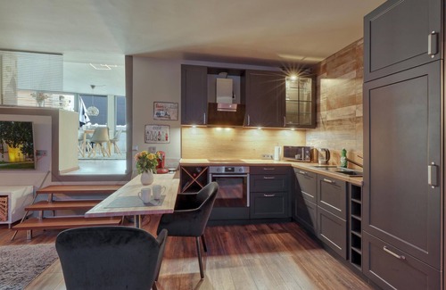 Bahrdorf Apartamento | Ferienwohnung in Luxusvilla