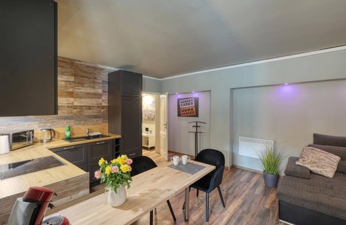 Bahrdorf Apartamento | Ferienwohnung in Luxusvilla