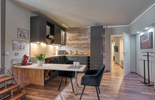 Bahrdorf Apartamento | Ferienwohnung in Luxusvilla