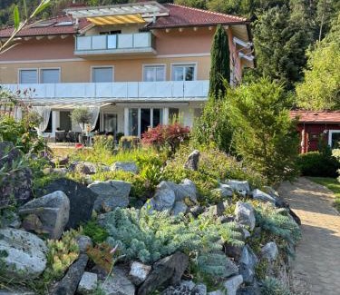 Villach Apartamento | Ferienwohnung Julia - Ruhelage mit Panoramablick