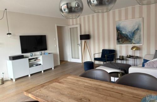Eckernfoerde Apartamento | Ferienwohnung "JungfernEcke" mit Sauna, Hafenspitze Quartier