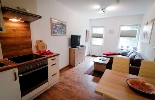 Zutzen Apartamento | Ferienwohnung Kirsche - En el árbol frutal