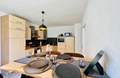 Schonbrunn Apartamento | Ferienwohnung - ländliche Atmosphäre, Geräumig, mit Arbeits- und Parkplatz, Küche, Netflix, perfekt für Gruppen