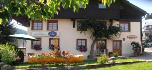 Altglashutten Apartamento | Ferienwohnung Landleben im Dorfkrug Altglashütten- Feldberg