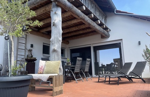 Lichtenfels Apartamento | Ferienwohnung mit Ebenerdiger Terrasse und Balkon