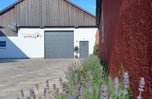 Lichtenfels Apartamento | Ferienwohnung mit Ebenerdiger Terrasse und Balkon