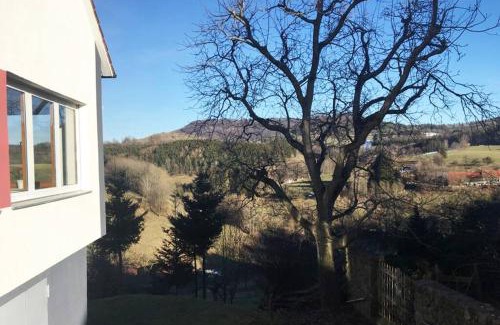 Waldstetten Apartamento | Ferienwohnung mit fantastischem Ausblick & SmartTv
