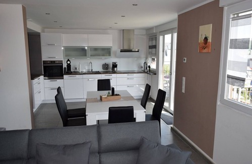 Zirndorf Apartamento | Ferienwohnung mit Südbalkon