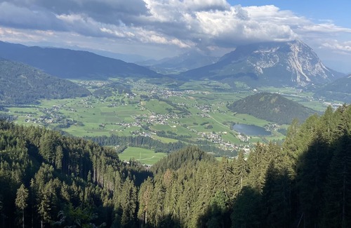 Aigen im Ennstal Apartamento | Ferienwohnung mit Tollem Ausblick, Pool und Sauna