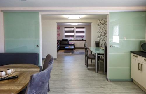 Bad Salzungen Apartamento | Ferienwohnung Ogger