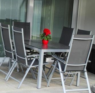 Untermunstertal Apartamento | Ferienwohnung Sterzl mit Terrasse im Münstertal