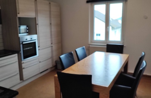 Veitshoechheim Apartamento | Ferienwohnung und Monteurwohnung bis zu 10 Personen Großer Parkplatz /wlan/grill