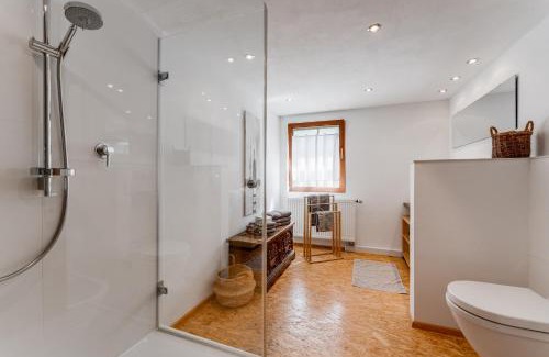Gruenenbach Apartamento | Ferienwohnung Wiesengrün - uriger Hüttenstil