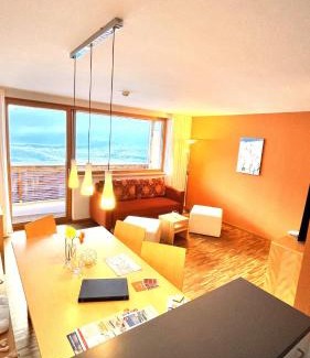 Warth Apartamento | Ferienwohnungen "Adventure Panorama" Appartement Falken Top 8