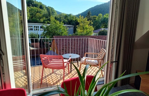 Bad Urach Apartamento | Ferienwohnungen am Wasserfall