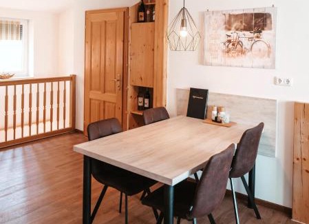 Leibnitz Apartamento | Ferienwohnungen Karin am Seggauberg