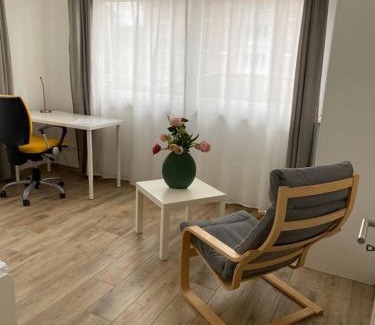 Neckartenzlingen Apartamento | Ferienwohnungen Lamisto am Waldesrand