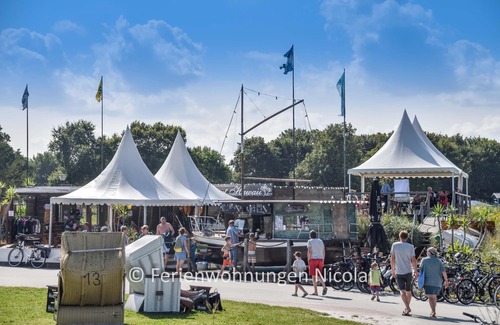 Stein Apartamento | Ferienwohnungen Nicolai - Deichresidenz Stein