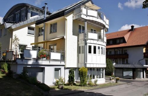 Schoenwald Apartamento | Ferienwohnungen Uhren Allgaier