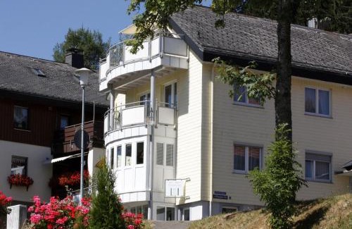 Schoenwald Apartamento | Ferienwohnungen Uhren Allgaier