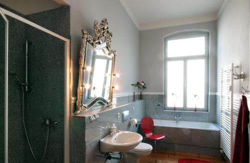 Suedvorstadt Apartamento | Ferienwohnungen Villa Haniel Julius